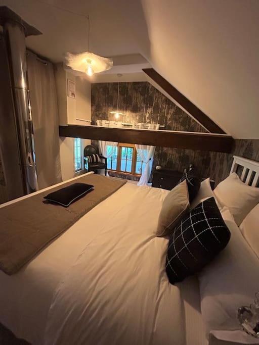 Gite - Saint-Ellier-Du-Maine Ngoại thất bức ảnh